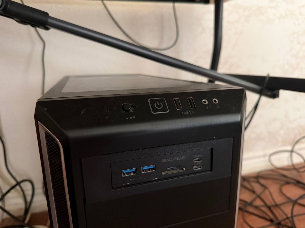 Custom AMD Desktop — Windows 11 photo 3
